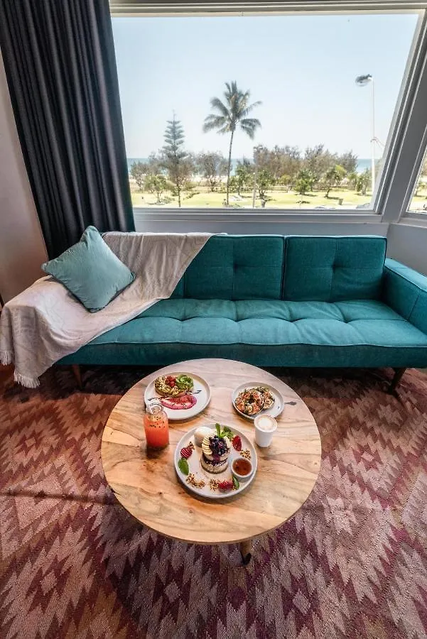 The Pink Hotel Coolangatta Gold Coast 4*,